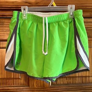 Under Armor Semi-Fitted athletic shorts, size small